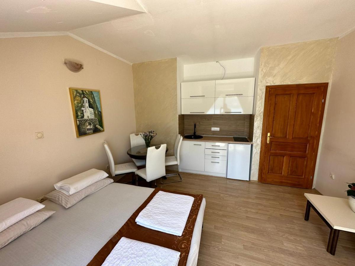 Apartments Sun House Herceg Novi Eksteriør billede