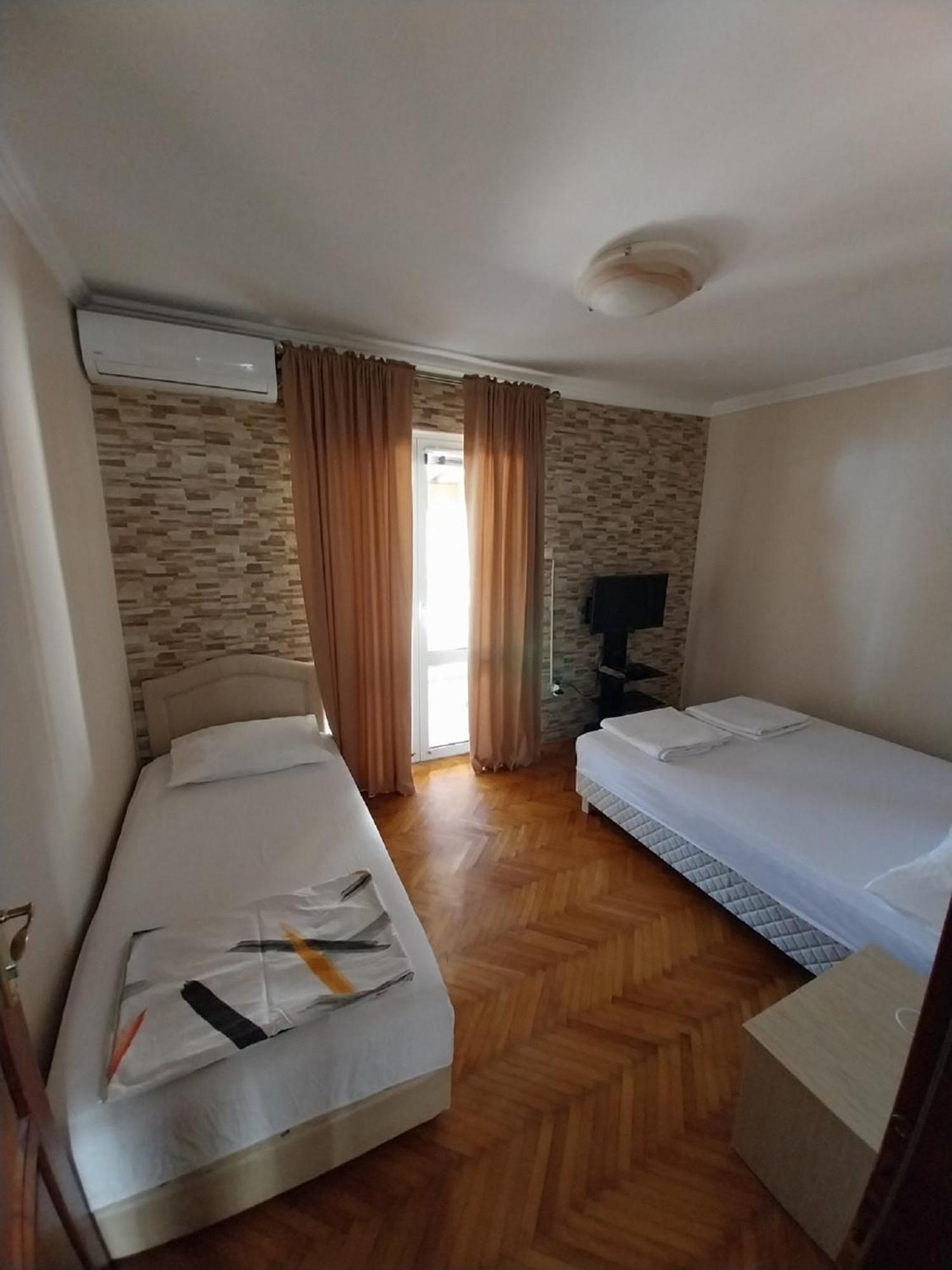 Apartments Sun House Herceg Novi Eksteriør billede