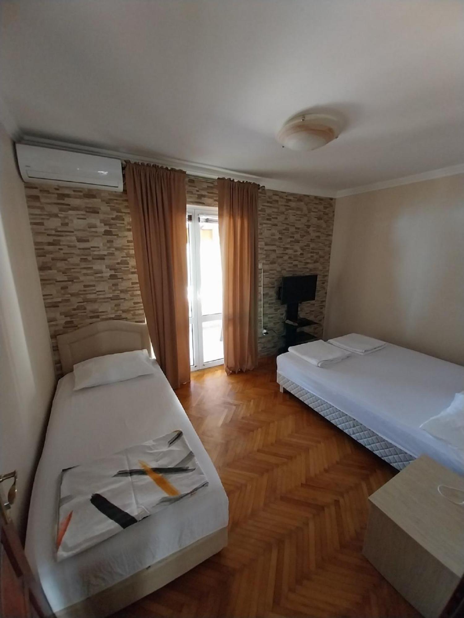 Apartments Sun House Herceg Novi Eksteriør billede